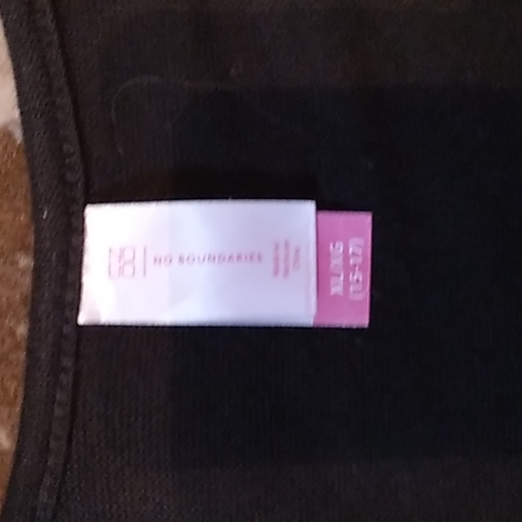 Woman's black causal shirt - Picture 4 of 4